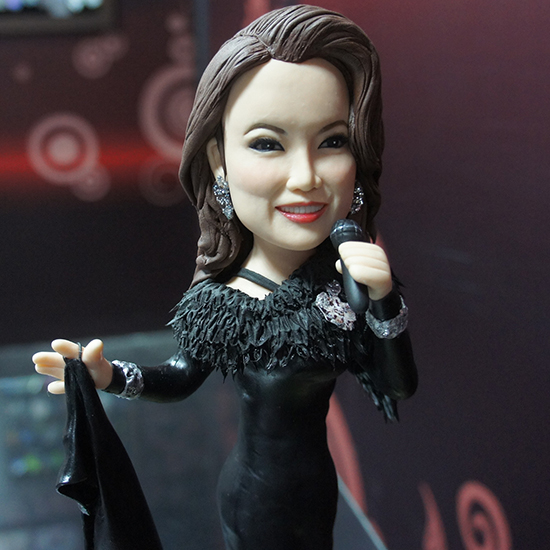 容祖兒30CM公仔，只要提供照片就可以製作，想要做一隻自己最愛的明星嗎？九星個性化禮品可以幫您完成！